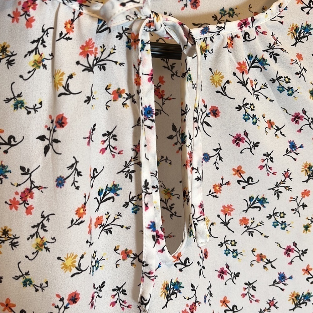 Gap Floral Ruffle Sleeve Office Blouse - Picture 4 of 10
